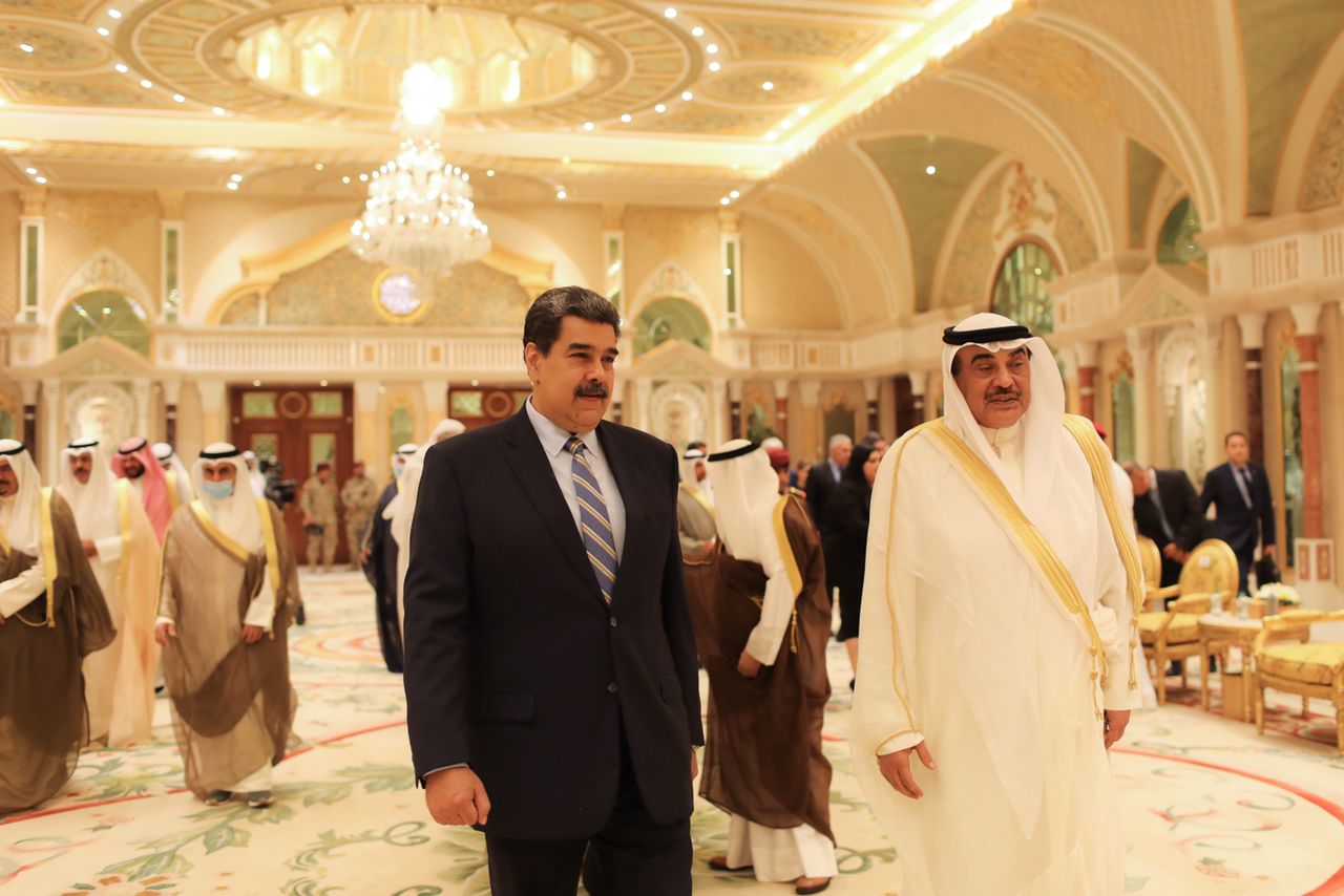 Presidente Maduro culmina con éxito su visita al Estado de Kuwait