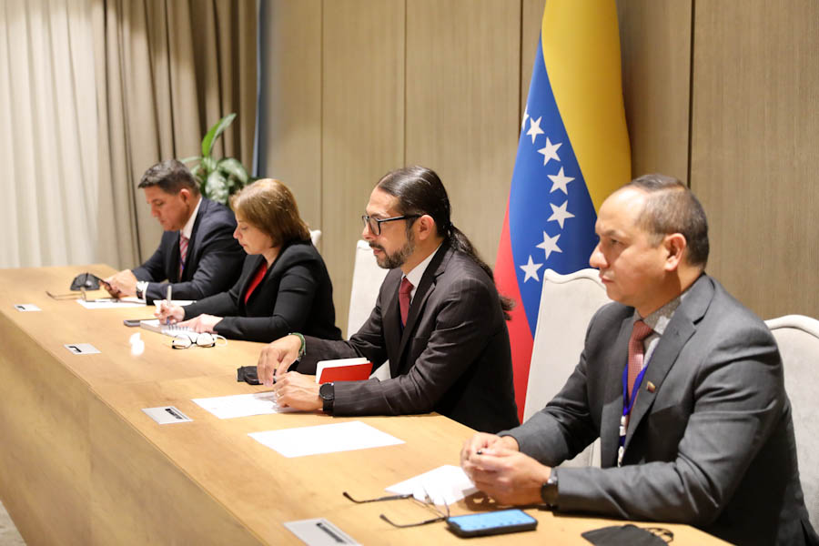 Delegaciones de Venezuela y Azerbaiyán sostienen reunión ampliada