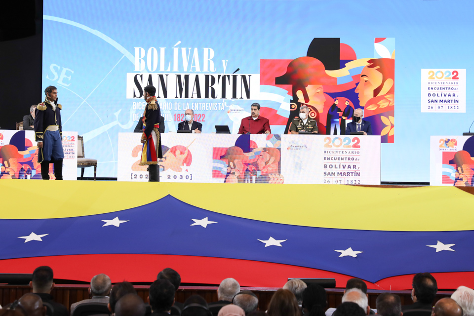Presidente clausura el Coloquio Internacional “Bolívar y San Martín”