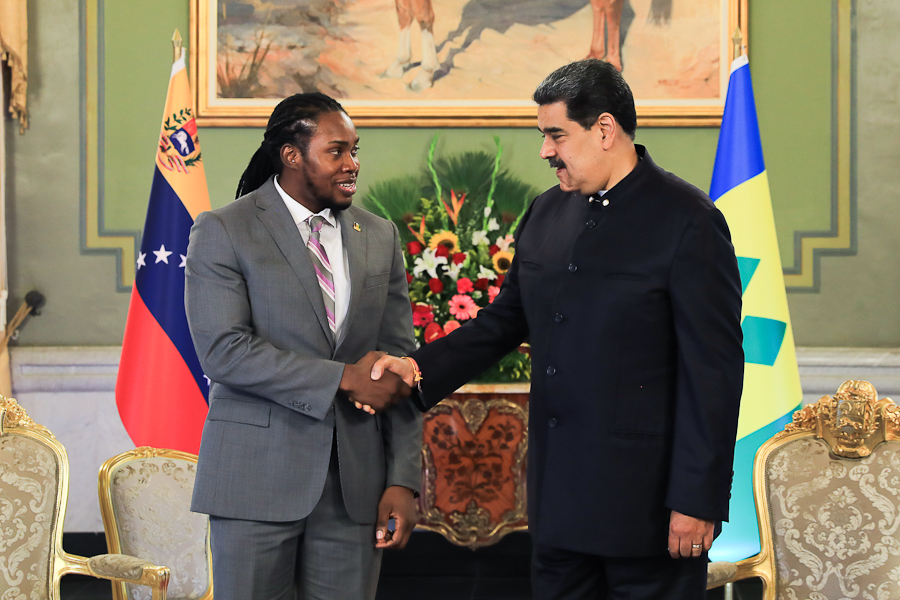Presidente Maduro recibe cartas credenciales del embajador de San Vicente y las Granadinas