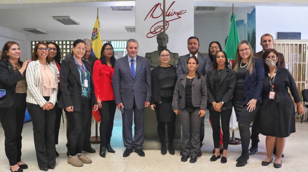 Embajador argelino visita en Caracas el Centro Educativo Simón Bolívar