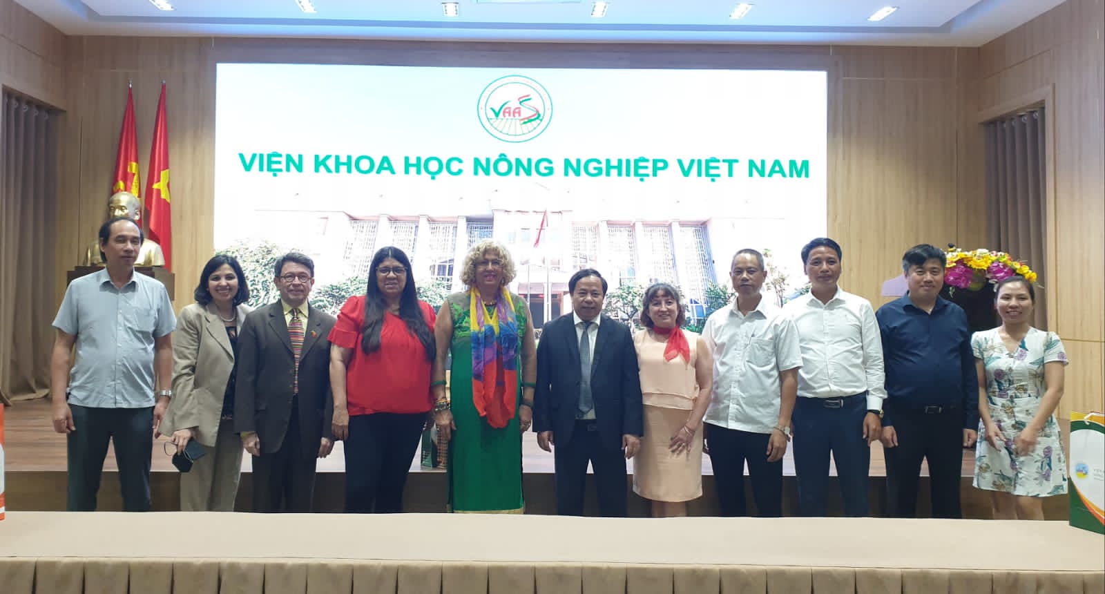 Viceministra  Rodríguez visita  Academia de Ciencias Agrícolas de Vietnam