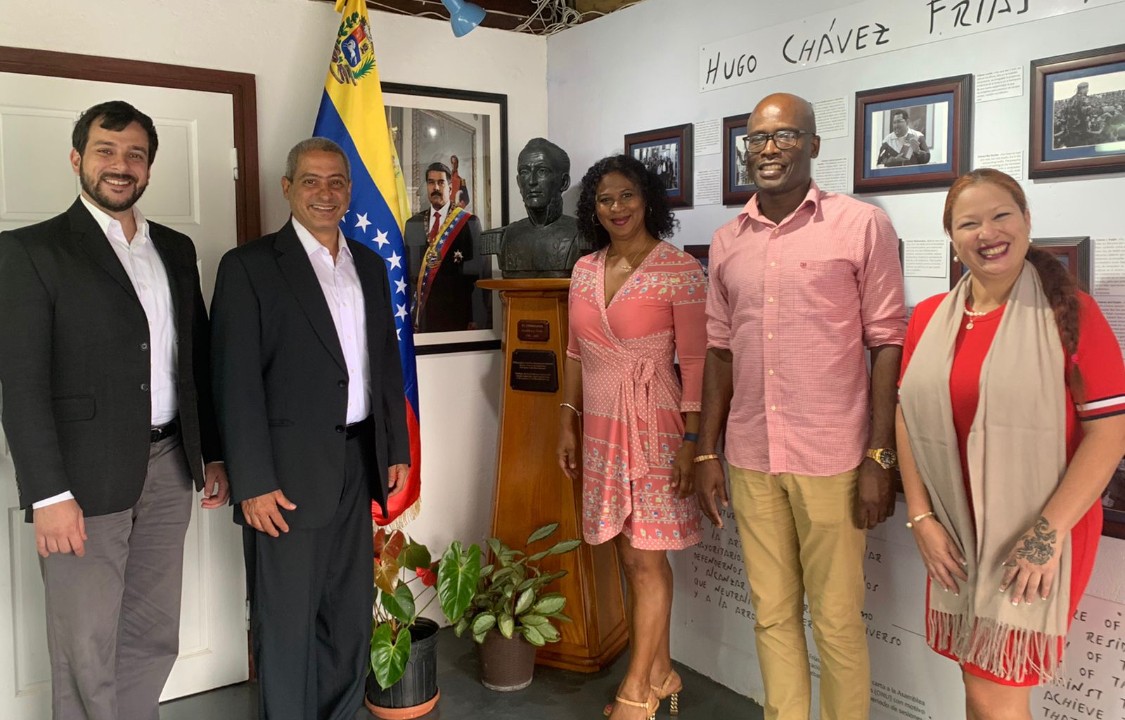 Embajada venezolana recuerda legado del Comandante Hugo Chávez en San Vicente y las Granadinas