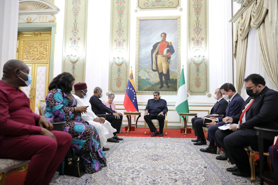Presidente sostiene reunión de trabajo con delegación de la República Federal de Nigeria