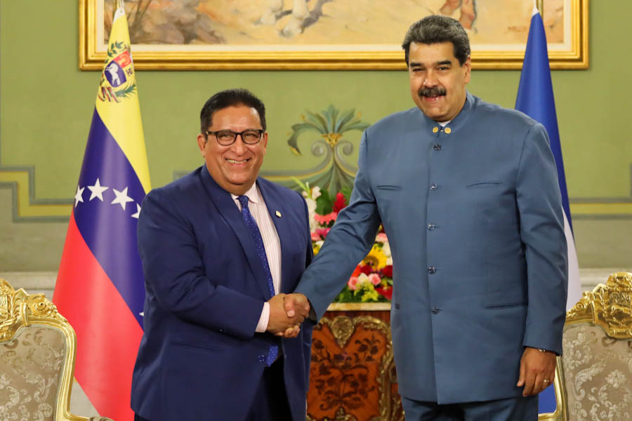 Embajadores de Nicaragua y países de África entregan Cartas Credenciales al Presidente Maduro