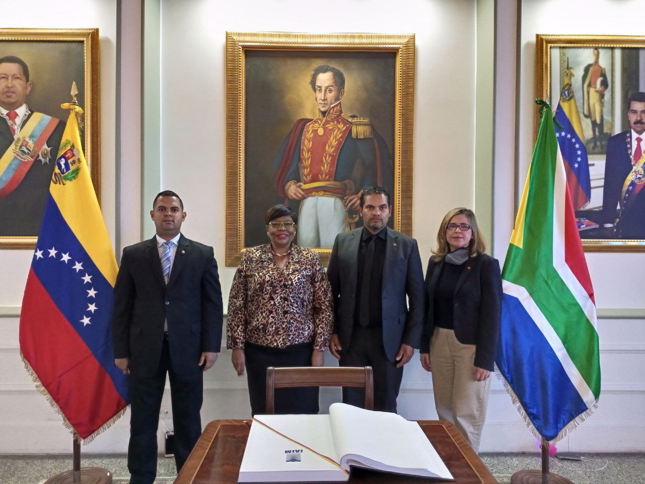 Arriba a Caracas viceministro de Relaciones Internacionales y Cooperación de Sudáfrica