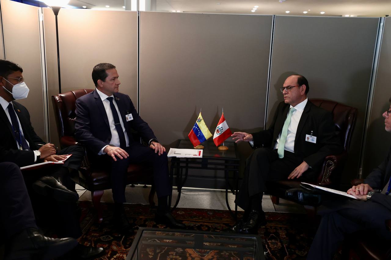 Venezuela y Perú evalúan vías de cooperación para avanzar en las relaciones bilaterales