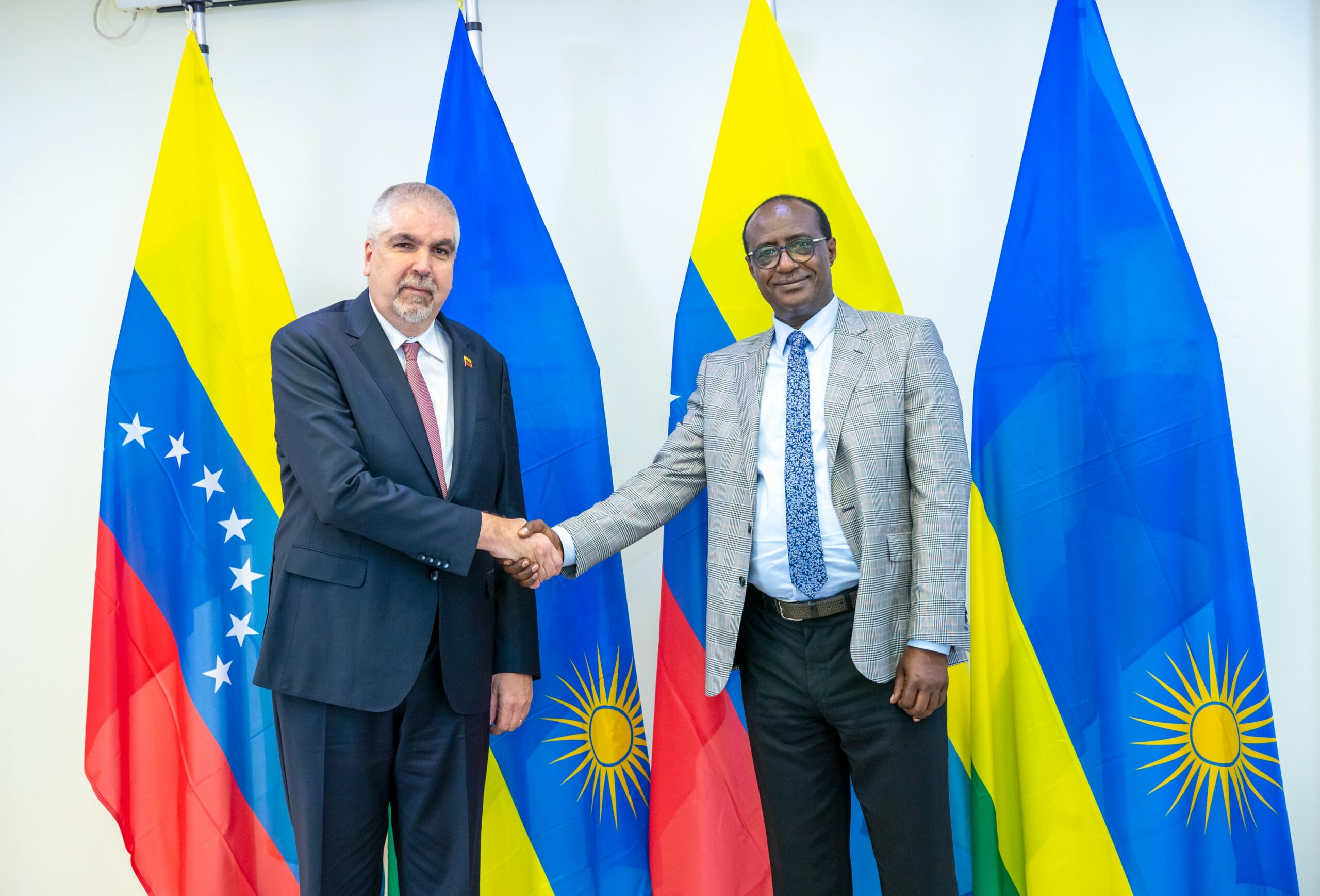 Venezuela y Ruanda coinciden en fortalecer la cooperación bilateral
