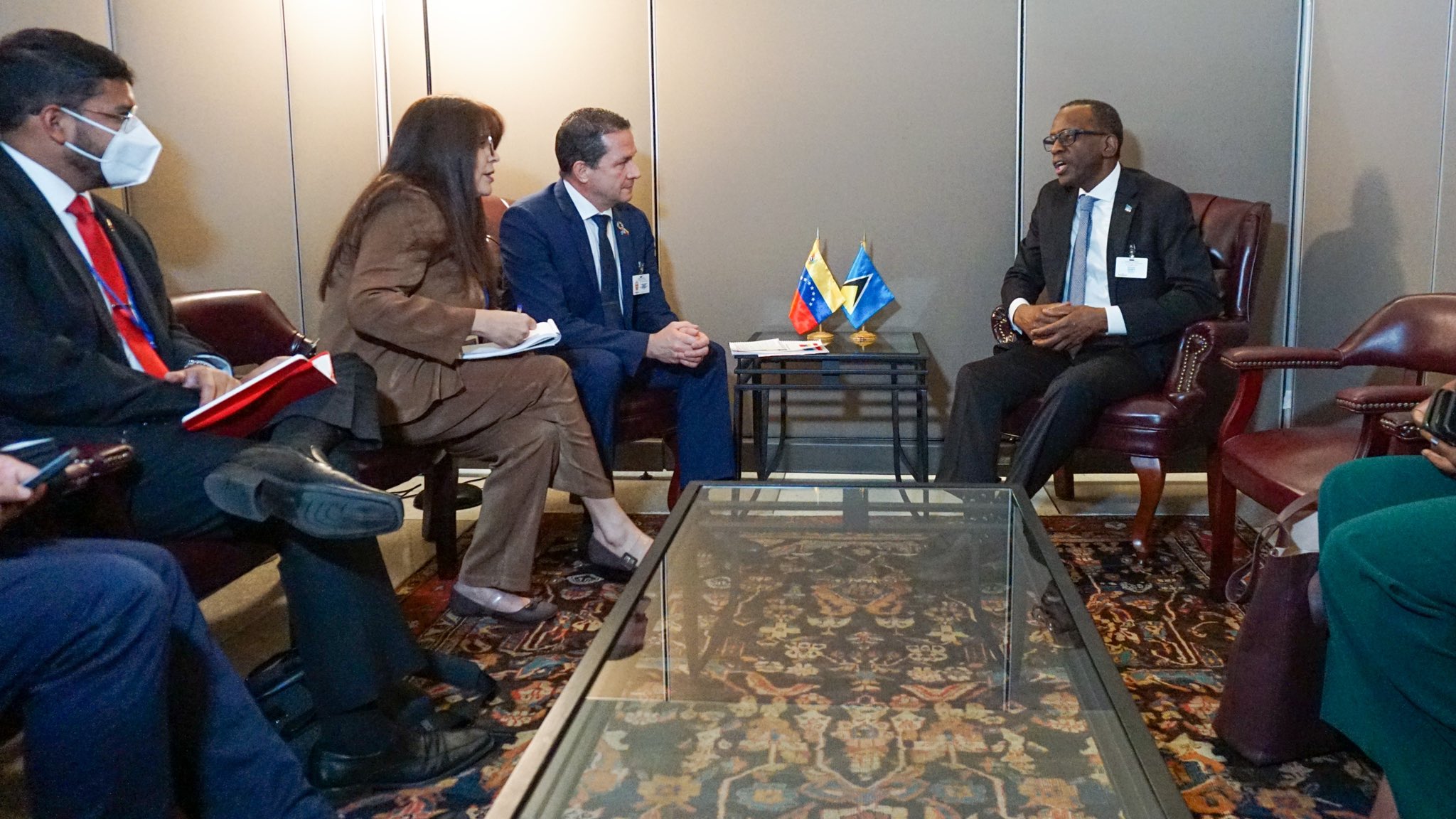 Jefe de la delegación venezolana en la ONU se reúne con premier de Santa Lucía