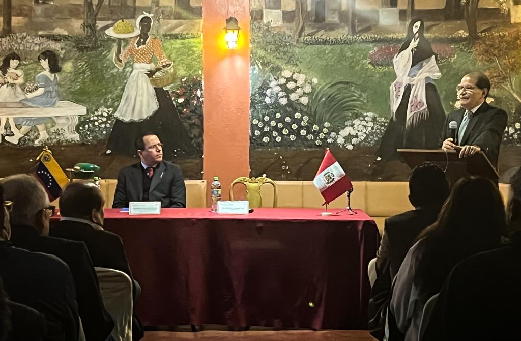 Embajada de Venezuela en Perú conmemora el bicentenario del poema “Mi Delirio Sobre el Chimborazo”