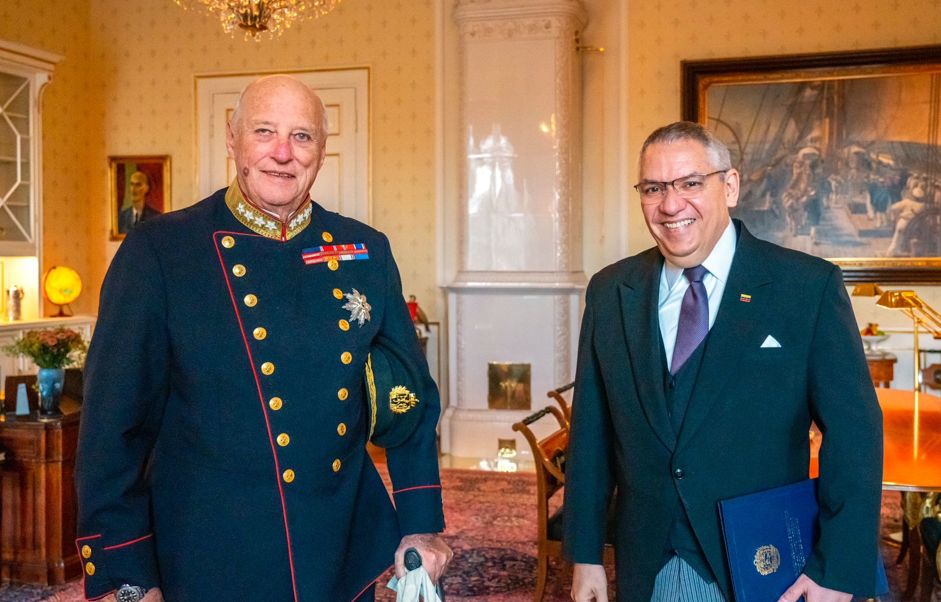 Rey de Noruega recibe credenciales de nuevo embajador de Venezuela