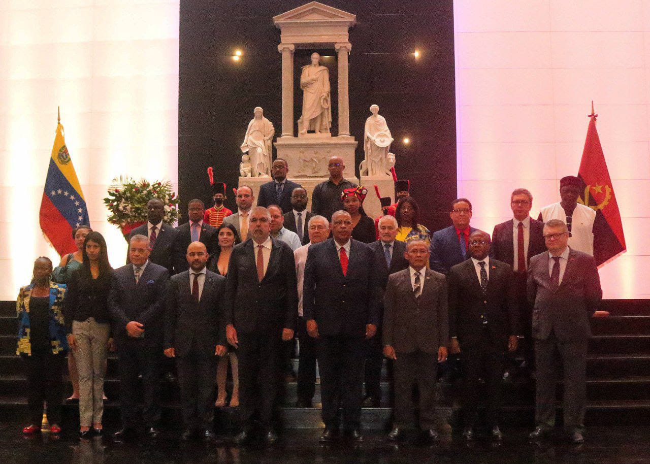Venezuela y Angola conmemoran el 47° aniversario de la independencia de la nación africana