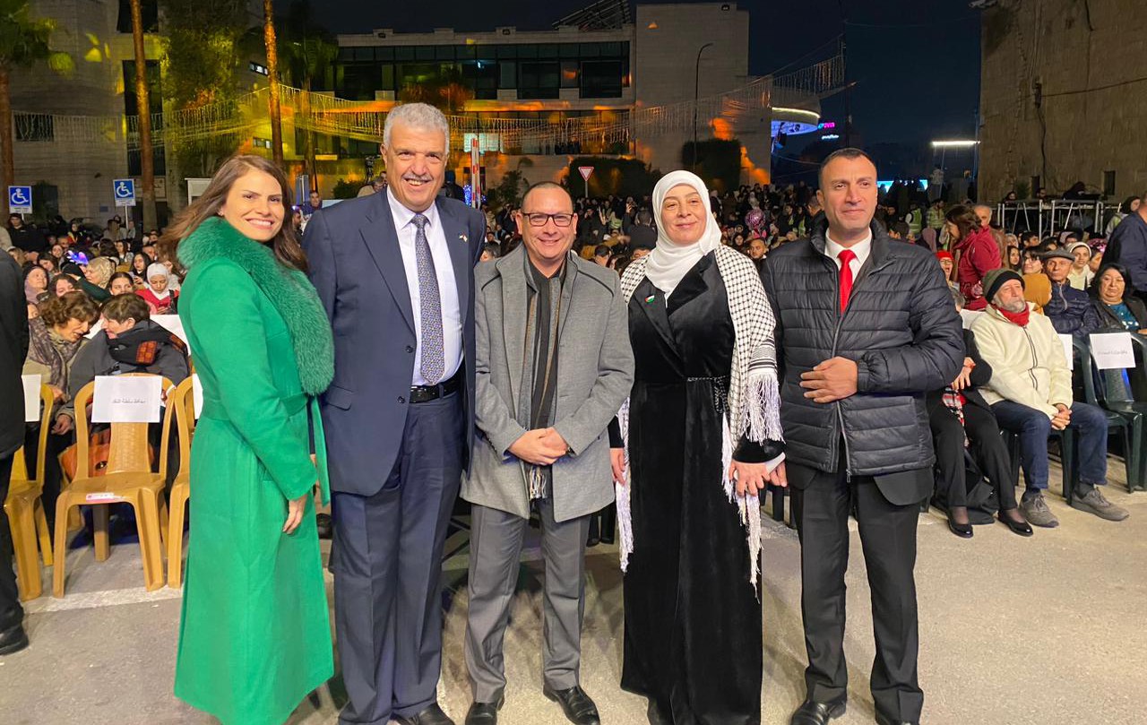 Venezuela participa en el Iluminado del Árbol de Navidad en Ramallah