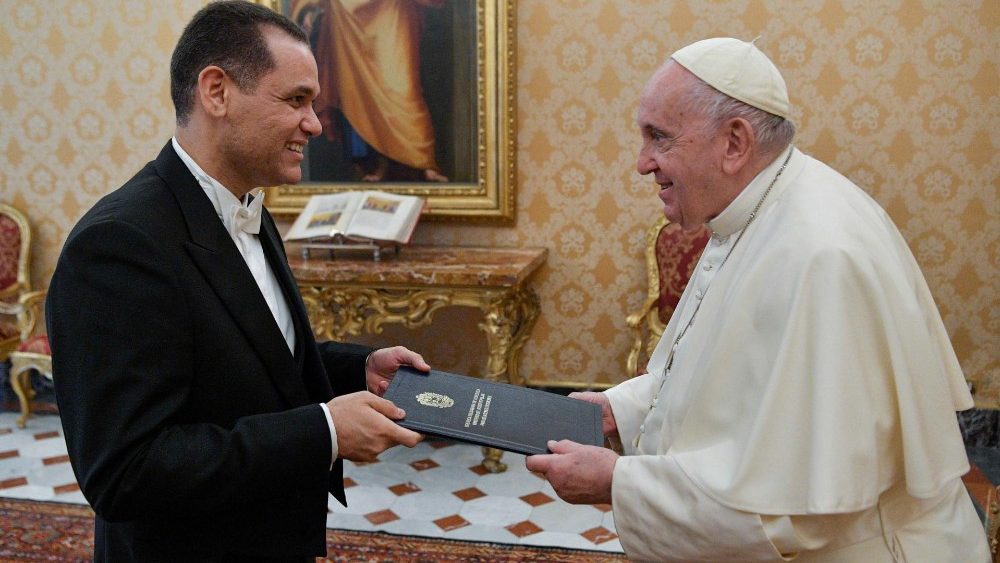 Papa Francisco recibe al nuevo Embajador de Venezuela ante la Santa Sede