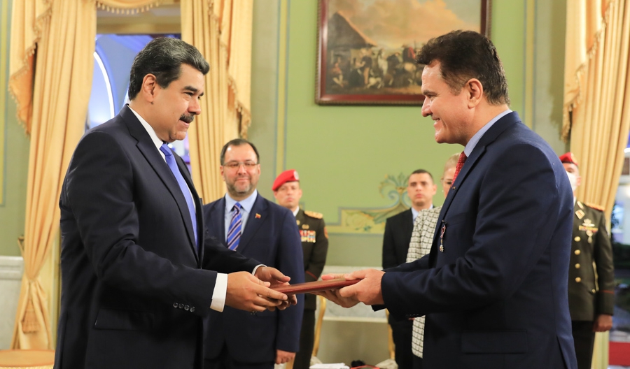 Presidente Maduro recibe cartas credenciales del Embajador del Reino de Jordania
