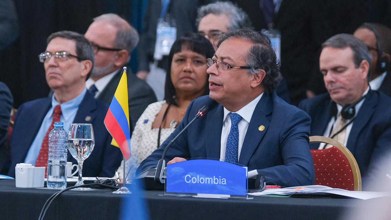 Presidente Petro propone construcción de un tren que conecte a Venezuela, Colombia, Chile y Bolivia