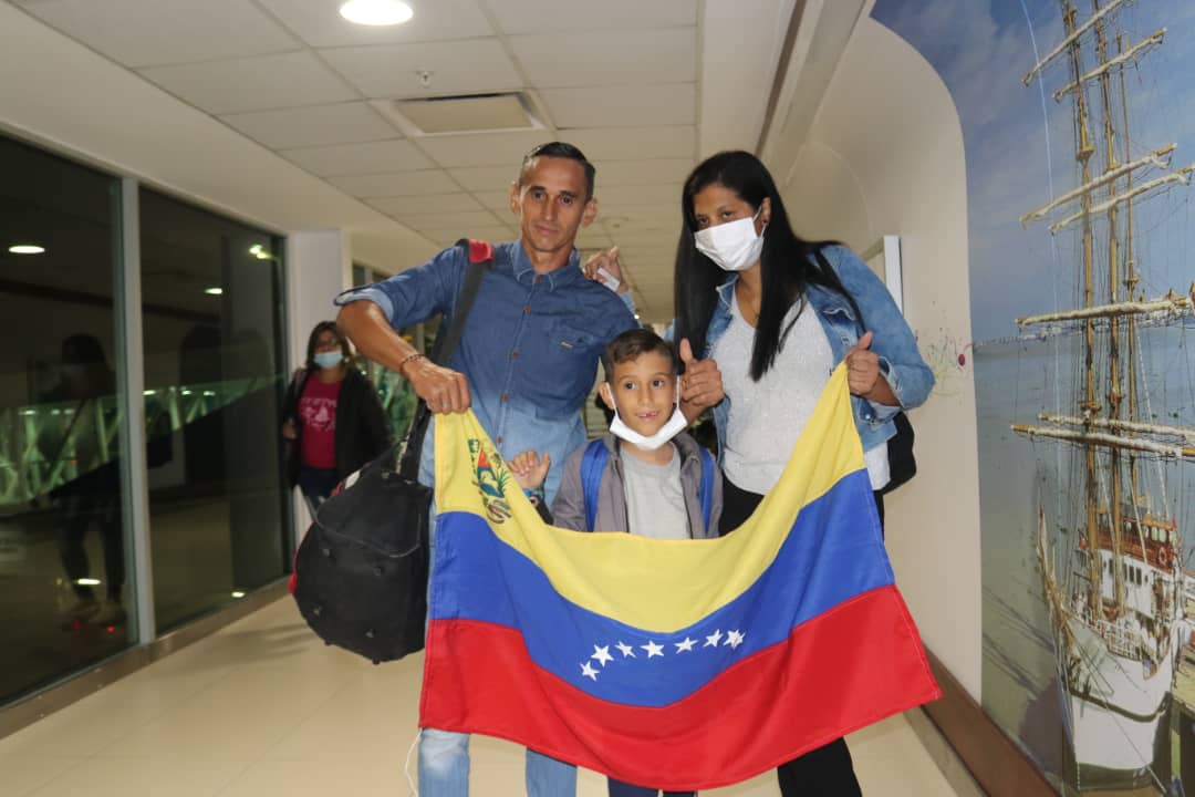 Primer vuelo del Plan Vuelta a la Patria de 2023 trajo 88 connacionales de Ecuador