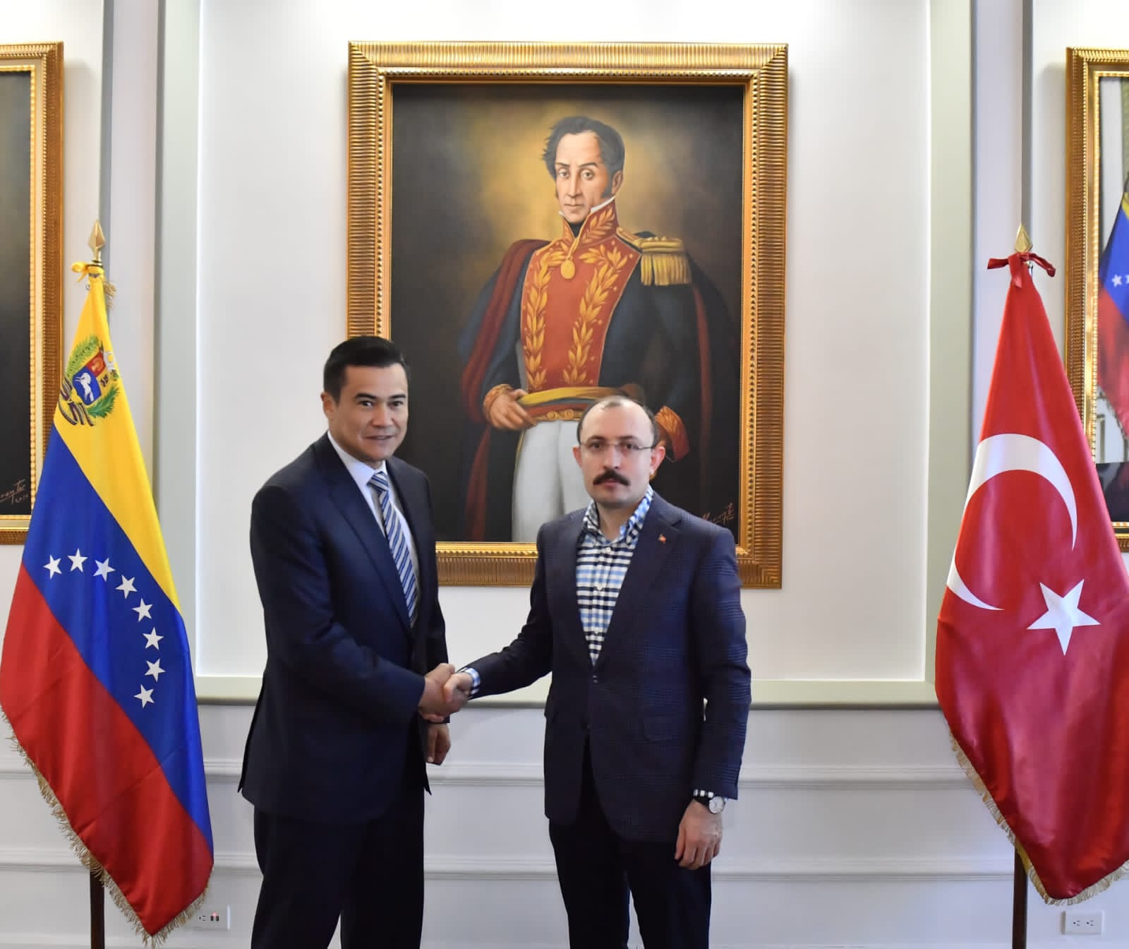 Arriba a Venezuela Ministro de Comercio de Türkiye junto a una delegación de empresarios
