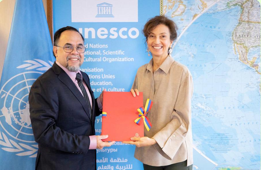 Embajador de Venezuela ante la UNESCO presenta cartas credenciales ante la Directora General