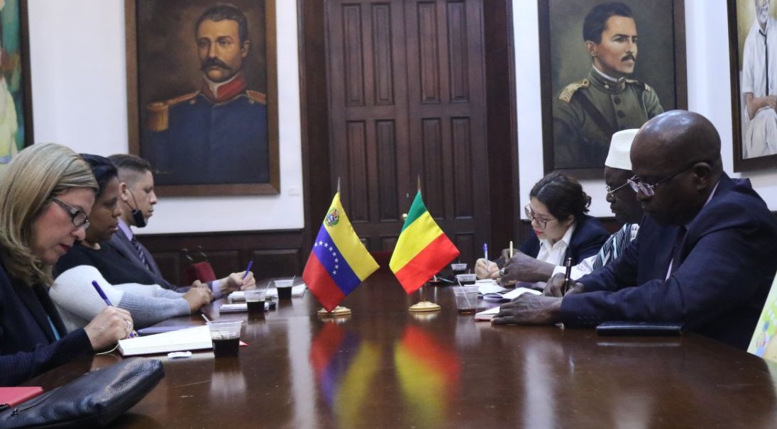 Venezuela y Mali refuerzan cooperación educativa en formación universitaria y áreas técnicas