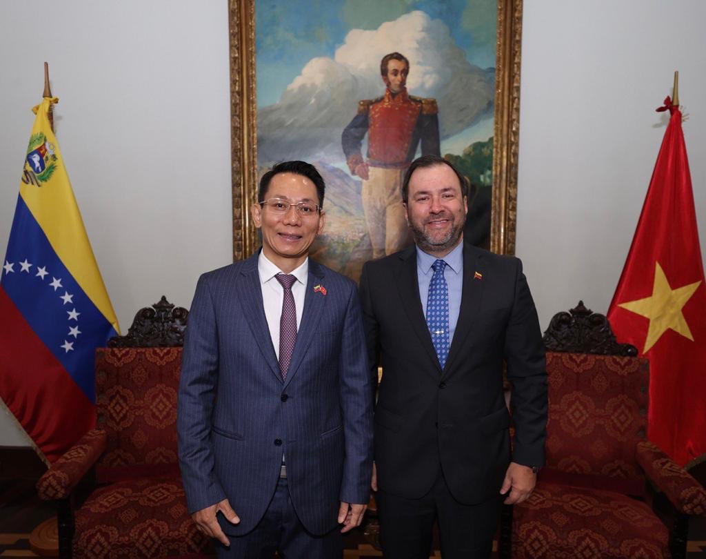 Venezuela y Vietnam revisan planes de trabajo conjunto