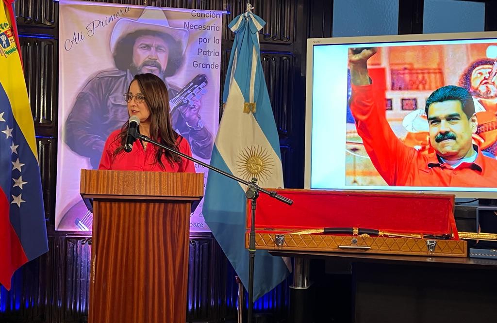 Embajada de Venezuela en Argentina rindió homenaje al Cantor del Pueblo Alí Primera