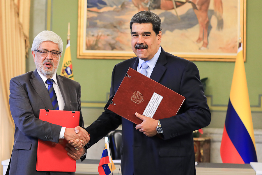 Venezuela y Colombia suscriben acuerdos en materia económica