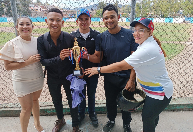 Realizado Encuentro Recreativo Deportivo “Hugo Chávez” en Tegucigalpa