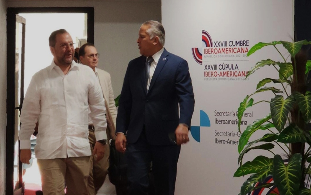 Canciller Yván Gil arriba a República Dominicana para participar en XXVIII Cumbre Iberoamericana