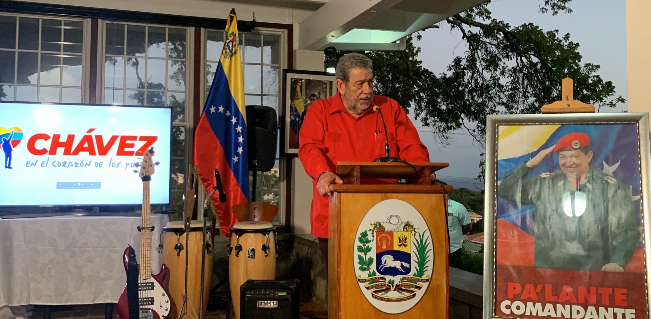 Primer Ministro Ralph Gonsalves participa en tributo al Comandante Chávez