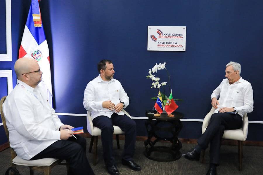 Cancilleres de Venezuela y Portugal revisan asuntos de interés en Santo Domingo