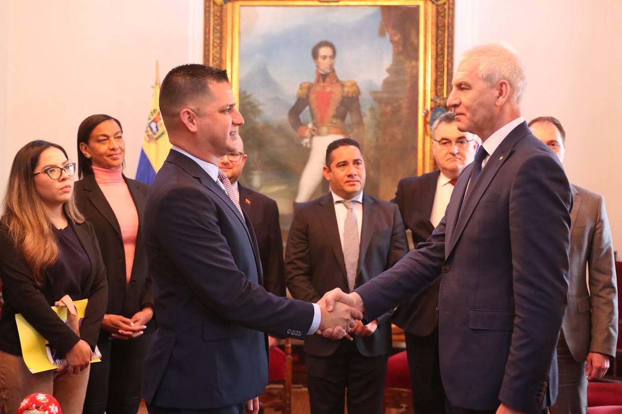 Venezuela y Rusia firman acuerdo de cooperación en materia deportiva
