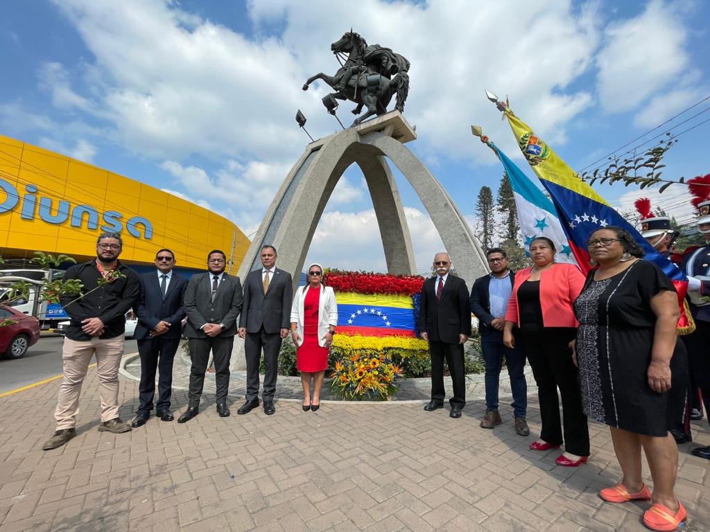Embajada de Venezuela en Honduras conmemora los 213 años del primer grito de independencia de su pueblo