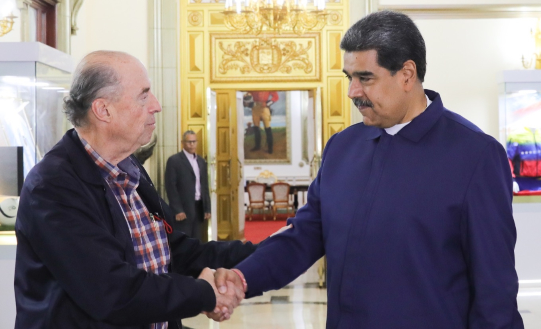 Presidente Maduro se reúne en Caracas con canciller colombiano Álvaro Leyva Durán