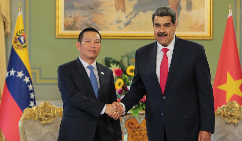 Cartas credenciales refuerzan vínculos entre Venezuela y Vietnam