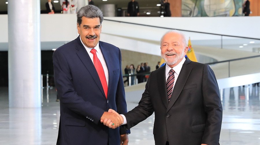 Presidente Nicolás Maduro es recibido con honores en el Palacio de Planalto