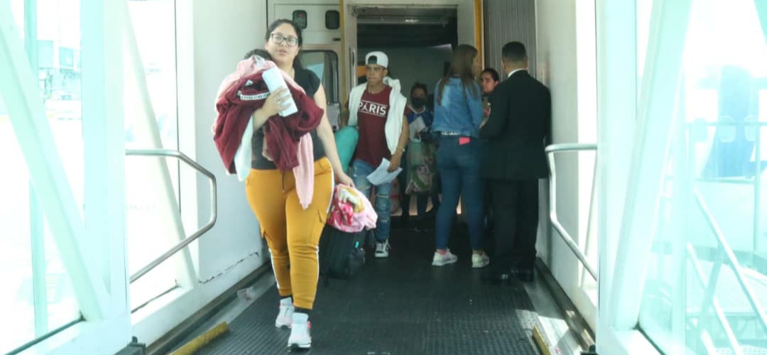 Gobierno Bolivariano retorna en vuelo especial de Vuelta a la Patria a 115 venezolanos bloqueados entre Chile y Perú