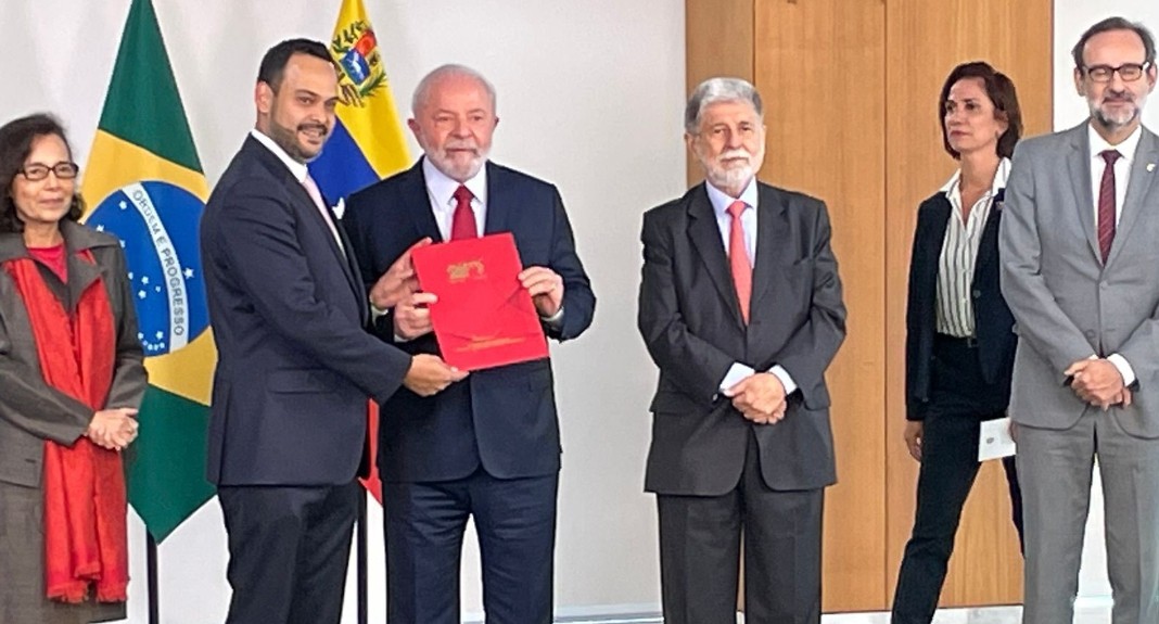 Embajador designado de Venezuela ante Brasil entrega Cartas Credenciales al presidente Lula da Silva