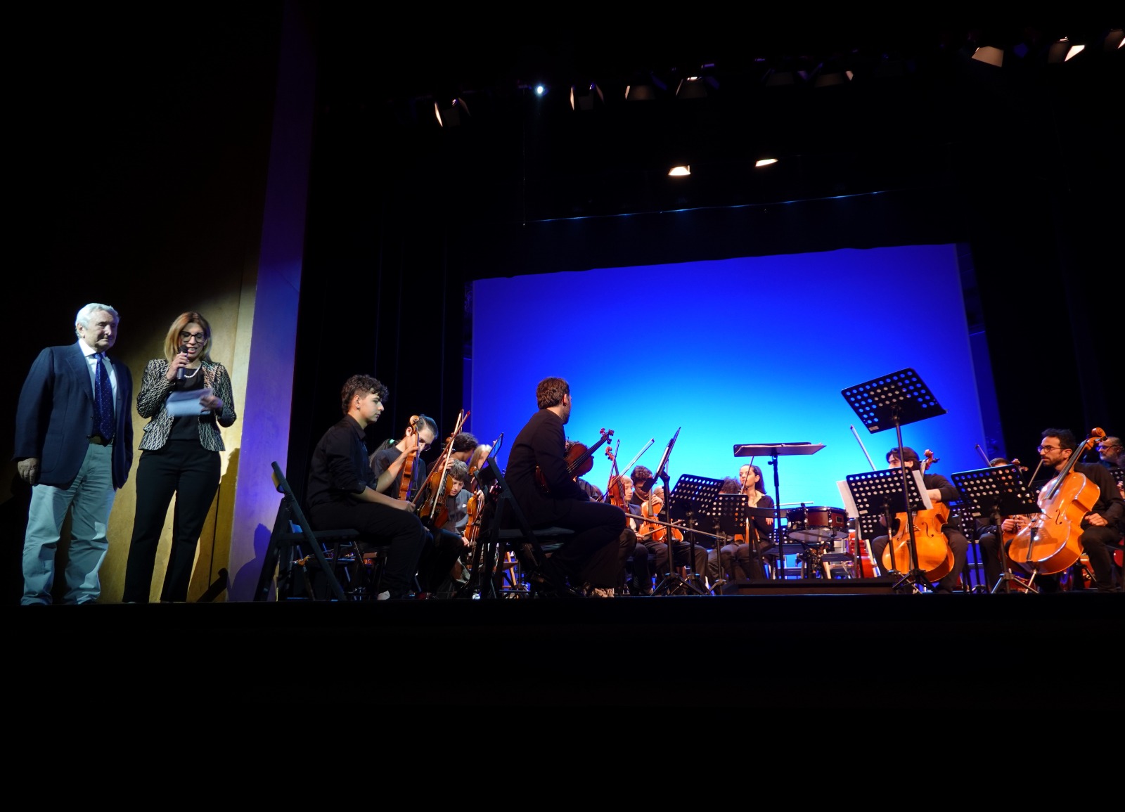 Orquesta Sinfónica de los Barrios Españoles de Nápoles rinde homenaje al Maestro José Antonio Abreu