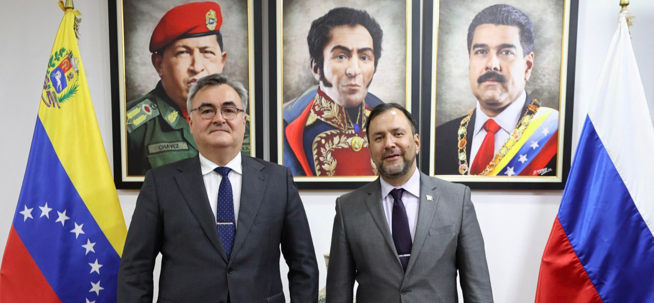 Canciller Gil revisa agenda de trabajo bilateral con Embajador de Rusia en Venezuela