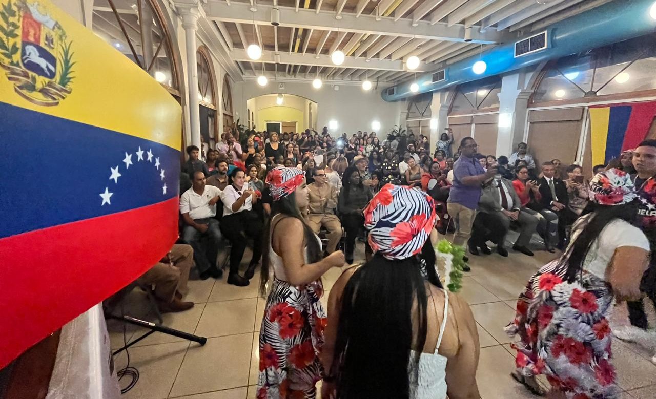 Hermosa narrativa cultural venezolana expuesta en Trinidad y Tobago