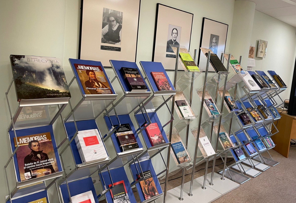 Venezuela dona libros a la Biblioteca Nacional de Belarús