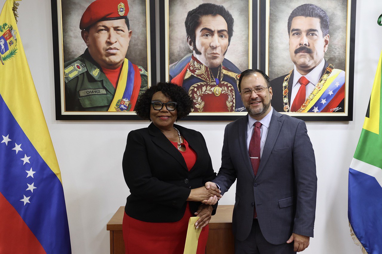 Venezuela y Sudáfrica revisan sus relaciones de cooperación