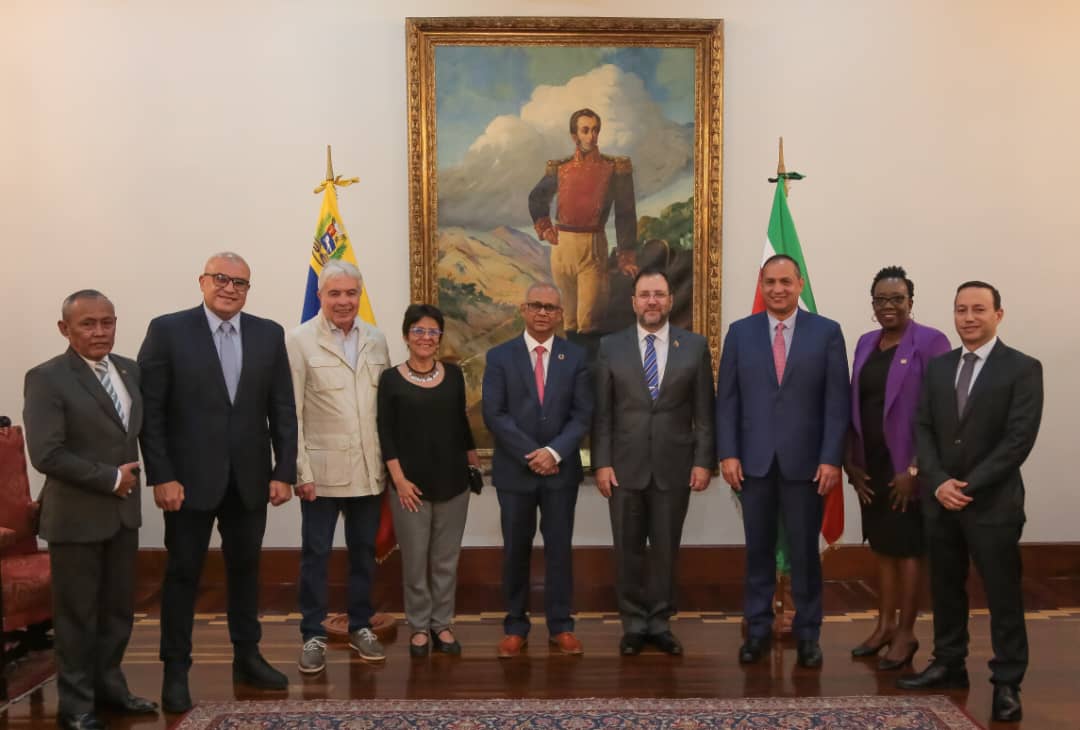 Venezuela y Surinam suman esfuerzos para ampliar sus relaciones de cooperación bilateral