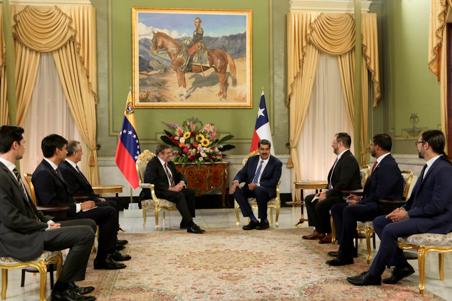 Nuevo embajador de Chile entregó cartas credenciales al presidente Maduro