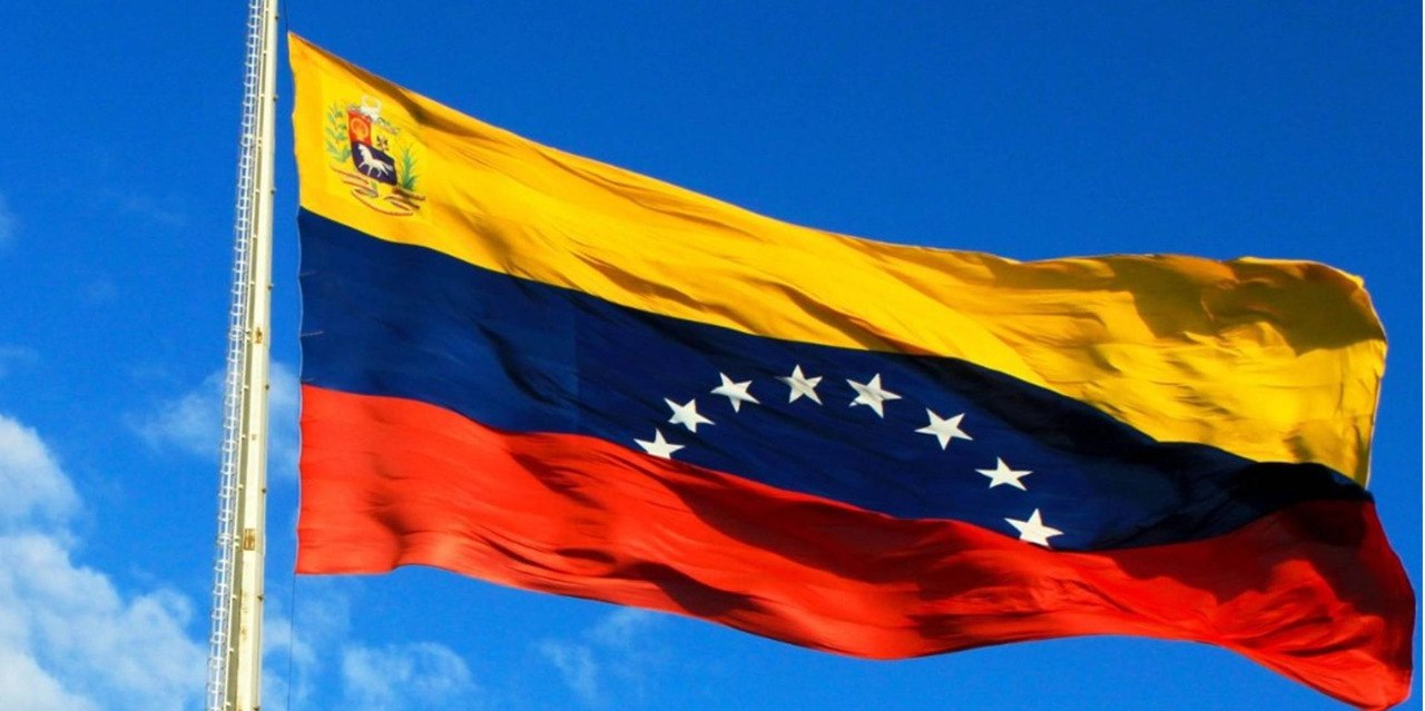 Bandera venezolana: símbolo de independencia y soberanía
