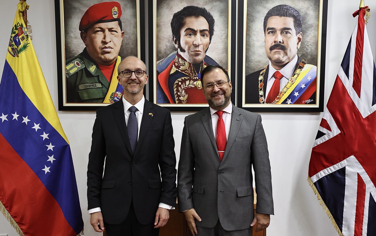 Foreign Minister Yván Gil holds a meeting with the British Chargé d’Affaires in Venezuela