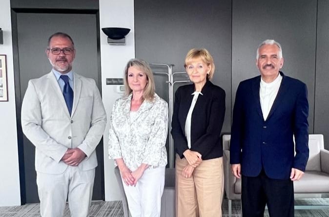 Embajador José Ramón Rivero visita Asociación de Agencias de Viaje Húngaras