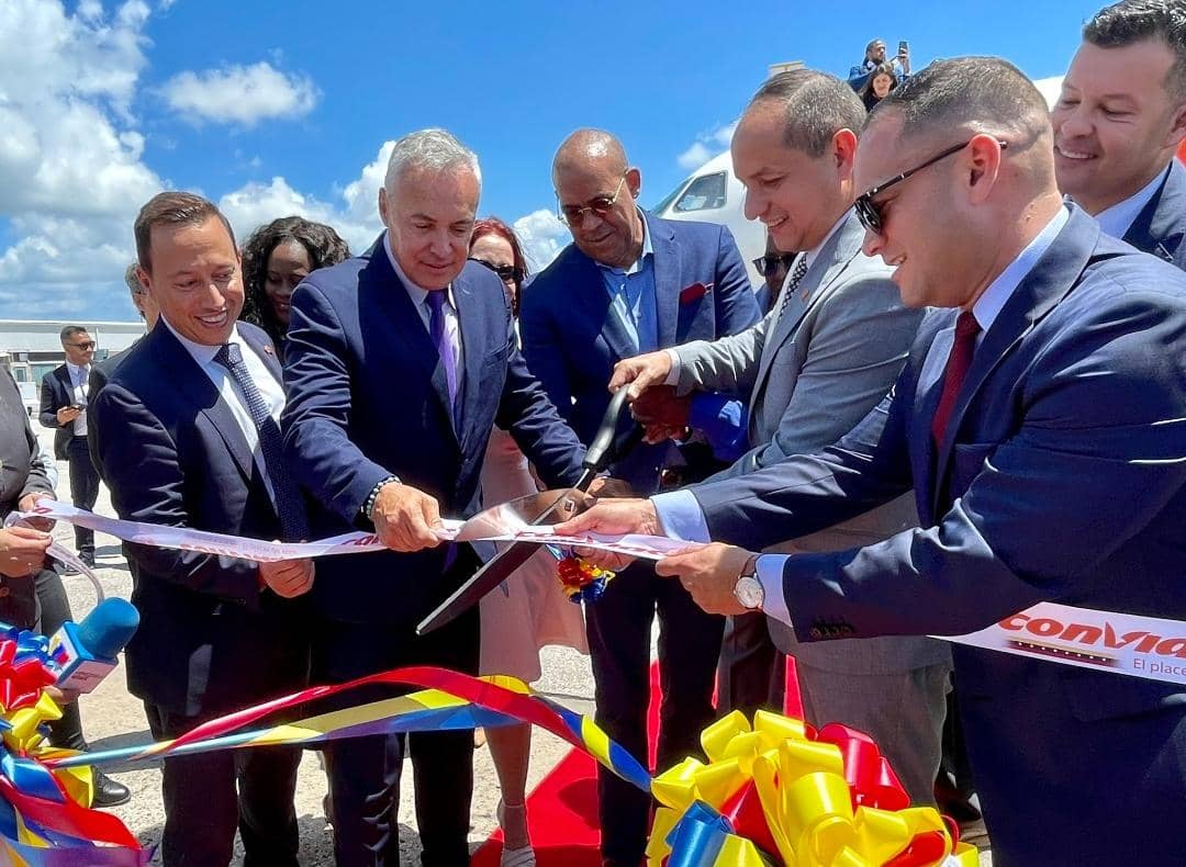 Venezuela y Barbados inauguran primer vuelo comercial de Conviasa