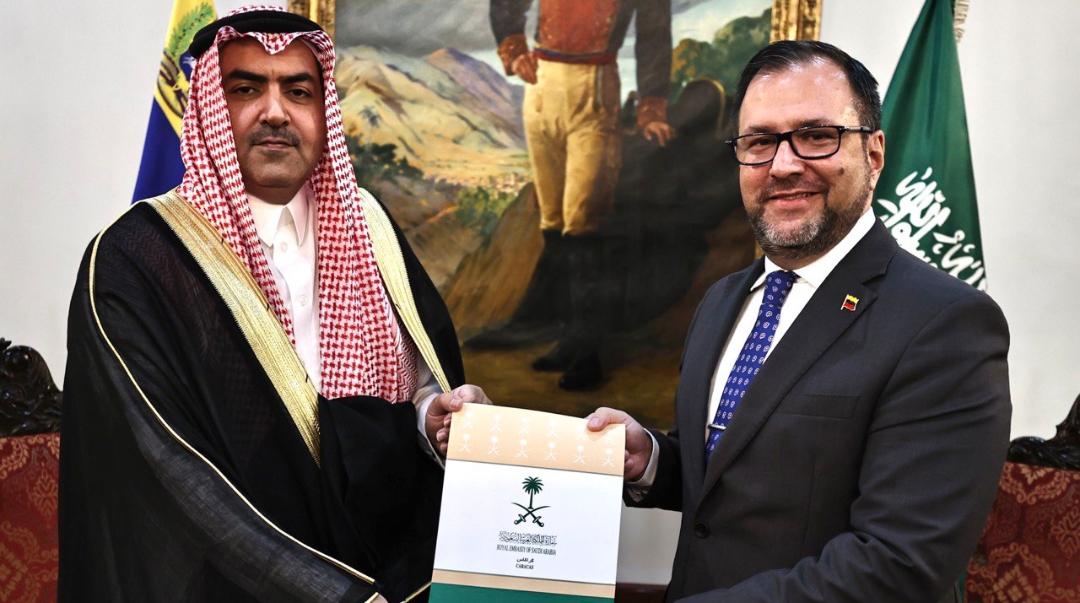 Embajador designado por Arabia Saudita entregó Copias de Estilo ante el Canciller Yván Gil